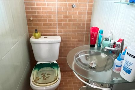 Casa à venda com 60m², 3 quartos e sem vaga Casa à venda com 60m², 3 quartos e sem vagaBanheiro - Terraço