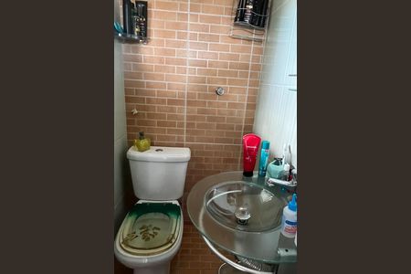 Casa à venda com 60m², 3 quartos e sem vaga Casa à venda com 60m², 3 quartos e sem vagaBanheiro - Terraço