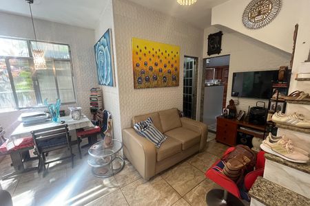 Sala de casa à venda com 3 quartos, 60m² em Olaria, Rio de Janeiro