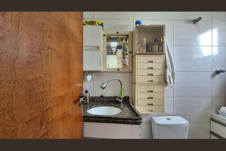 Apartamento à venda com 120m², 2 quartos e 2 vagas Apartamento à venda com 120m², 2 quartos e 2 vagasBanheiro da suíte