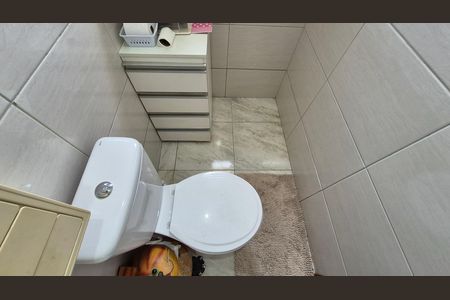 Apartamento à venda com 120m², 2 quartos e 2 vagas Apartamento à venda com 120m², 2 quartos e 2 vagasBanheiro da suíte