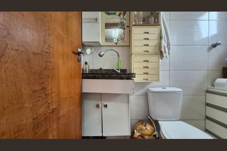 Apartamento à venda com 120m², 2 quartos e 2 vagas Apartamento à venda com 120m², 2 quartos e 2 vagasBanheiro da suíte