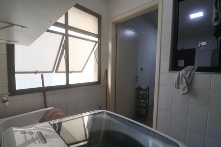 Apartamento para alugar com 174m², 3 quartos e 2 vagasÁrea de Serviço