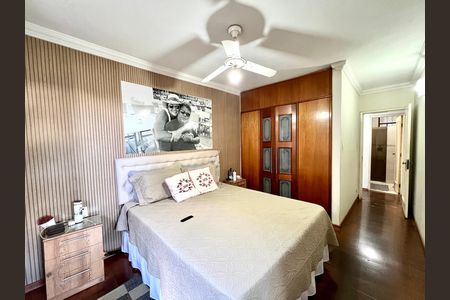 Casa à venda com 194m², 4 quartos e 3 vagas Casa à venda com 194m², 4 quartos e 3 vagasQuarto Suíte