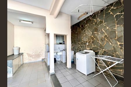 Casa à venda com 194m², 4 quartos e 3 vagas Casa à venda com 194m², 4 quartos e 3 vagasÁrea de Serviço