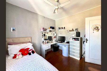Casa à venda com 194m², 4 quartos e 3 vagas Casa à venda com 194m², 4 quartos e 3 vagasQuarto 3