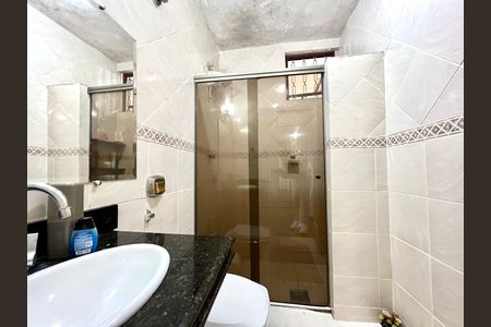 Casa à venda com 194m², 4 quartos e 3 vagas Casa à venda com 194m², 4 quartos e 3 vagasBanheiro Social