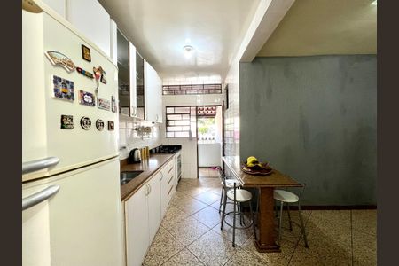 Cozinha de casa à venda com 4 quartos, 194m² em Alípio de Melo, Belo Horizonte