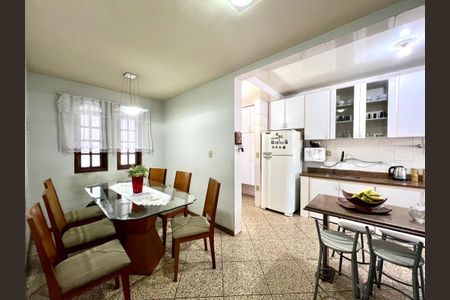 Cozinha de casa à venda com 4 quartos, 194m² em Alípio de Melo, Belo Horizonte