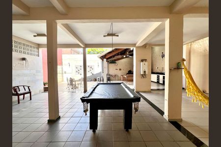 Casa à venda com 194m², 4 quartos e 3 vagas Casa à venda com 194m², 4 quartos e 3 vagasPlayground