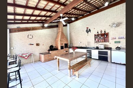 Casa à venda com 194m², 4 quartos e 3 vagas Casa à venda com 194m², 4 quartos e 3 vagasChurrasqueira