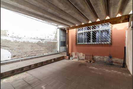 Garagem de casa à venda com 3 quartos, 208m² em Santa Teresinha, São Paulo