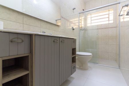Casa para alugar com 180m², 3 quartos e 4 vagasBanheiro Social