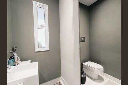 Casa de condomínio para alugar com 270m², 3 quartos e 3 vagasLavabo