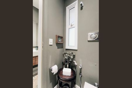 Casa de condomínio para alugar com 270m², 3 quartos e 3 vagasLavabo