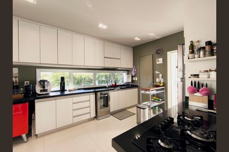 Casa de condomínio para alugar com 270m², 3 quartos e 3 vagasCozinha