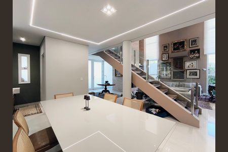 Casa de condomínio para alugar com 270m², 3 quartos e 3 vagasSala de Jantar