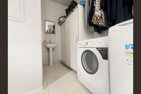 Casa de condomínio para alugar com 270m², 3 quartos e 3 vagasÁrea de Serviço