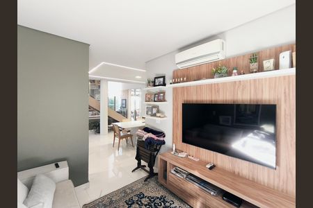 Casa de condomínio para alugar com 270m², 3 quartos e 3 vagasSala de TV