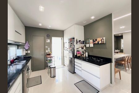 Casa de condomínio para alugar com 270m², 3 quartos e 3 vagasCozinha