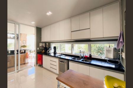 Casa de condomínio para alugar com 270m², 3 quartos e 3 vagasCozinha