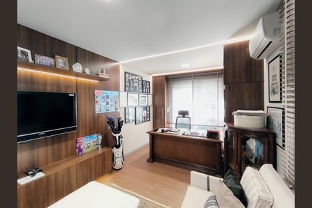 Casa de condomínio para alugar com 270m², 3 quartos e 3 vagasEscritório