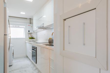 Cozinha de apartamento para alugar com 1 quarto, 56m² em Três Figueiras, Porto Alegre
