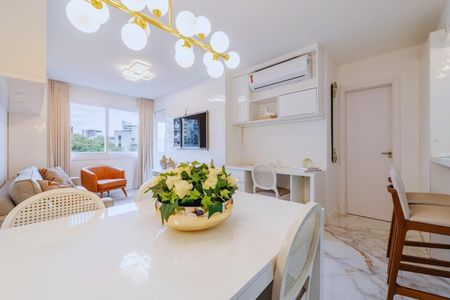 Sala de apartamento para alugar com 1 quarto, 56m² em Três Figueiras, Porto Alegre