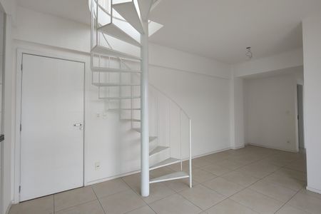 Apartamento à venda com 109m², 2 quartos e 1 vaga Apartamento à venda com 109m², 2 quartos e 1 vagaSala