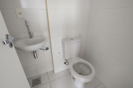 Apartamento à venda com 109m², 2 quartos e 1 vaga Apartamento à venda com 109m², 2 quartos e 1 vagaBanheiro da suíte
