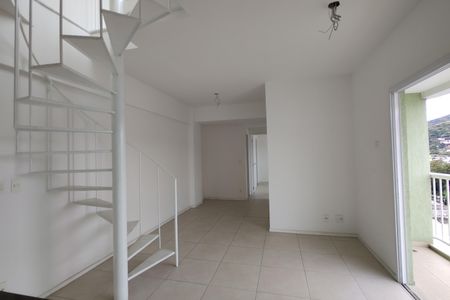 Apartamento à venda com 109m², 2 quartos e 1 vaga Apartamento à venda com 109m², 2 quartos e 1 vagaSala