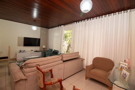 Sala de casa para alugar com 4 quartos, 250m² em Jardim Maia, Guarulhos