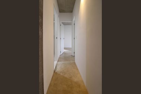 Corredor  de apartamento para alugar com 2 quartos, 70m² em Panamby, São Paulo