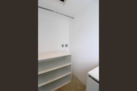 Apartamento para alugar com 70m², 2 quartos e 1 vaga Apartamento para alugar com 70m², 2 quartos e 1 vagaCloset Quarto 2