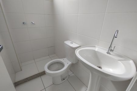 Apartamento à venda com 95m², 2 quartos e 1 vaga Apartamento à venda com 95m², 2 quartos e 1 vagaBanheiro da Suíte