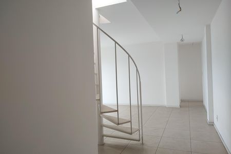 Apartamento à venda com 95m², 2 quartos e 1 vaga Apartamento à venda com 95m², 2 quartos e 1 vagaSala