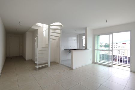 Apartamento à venda com 95m², 2 quartos e 1 vaga Apartamento à venda com 95m², 2 quartos e 1 vagaVaranda