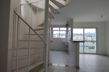Apartamento à venda com 95m², 2 quartos e 1 vaga Apartamento à venda com 95m², 2 quartos e 1 vagaSala
