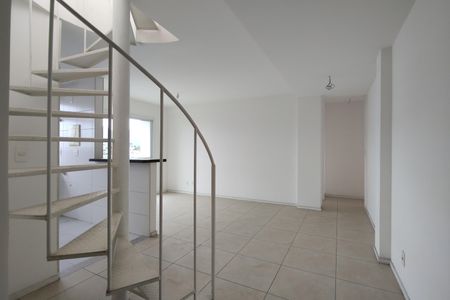 Apartamento à venda com 95m², 2 quartos e 1 vaga Apartamento à venda com 95m², 2 quartos e 1 vagaSala