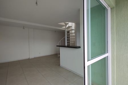 Apartamento à venda com 95m², 2 quartos e 1 vaga Apartamento à venda com 95m², 2 quartos e 1 vagaVaranda