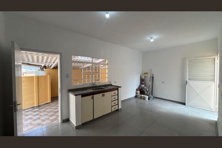 Casa para alugar com 175m², 2 quartos e 2 vagasCozinha