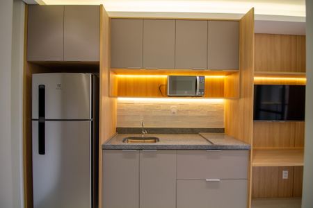 Cozinha de kitnet/studio para alugar com 1 quarto, 27m² em Vila Cordeiro, São Paulo