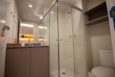 Banheiro de kitnet/studio para alugar com 1 quarto, 27m² em Vila Cordeiro, São Paulo