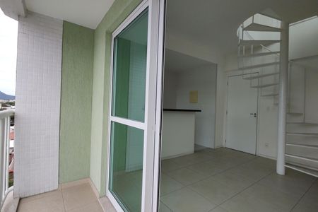 Apartamento à venda com 61m², 2 quartos e 1 vaga Apartamento à venda com 61m², 2 quartos e 1 vagaVaranda
