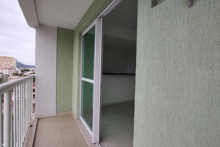 Apartamento à venda com 61m², 2 quartos e 1 vaga Apartamento à venda com 61m², 2 quartos e 1 vagaVaranda