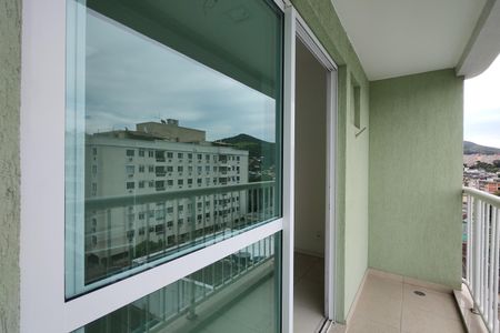 Apartamento à venda com 61m², 2 quartos e 1 vaga Apartamento à venda com 61m², 2 quartos e 1 vagaVaranda