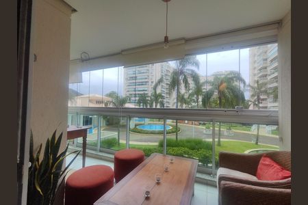Apartamento para alugar com 95m², 3 quartos e 1 vaga Apartamento para alugar com 95m², 3 quartos e 1 vagaVaranda