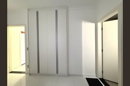 Casa à venda com 220m², 2 quartos e 3 vagas Casa à venda com 220m², 2 quartos e 3 vagasSuíte 2