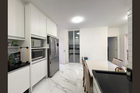 Casa à venda com 220m², 2 quartos e 3 vagas Casa à venda com 220m², 2 quartos e 3 vagasCozinha