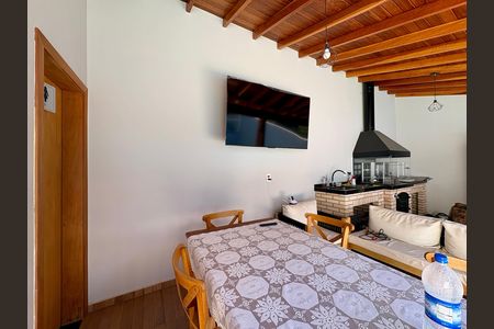 Casa à venda com 220m², 2 quartos e 3 vagas Casa à venda com 220m², 2 quartos e 3 vagasÁrea Gourmet/ Churrasqueira